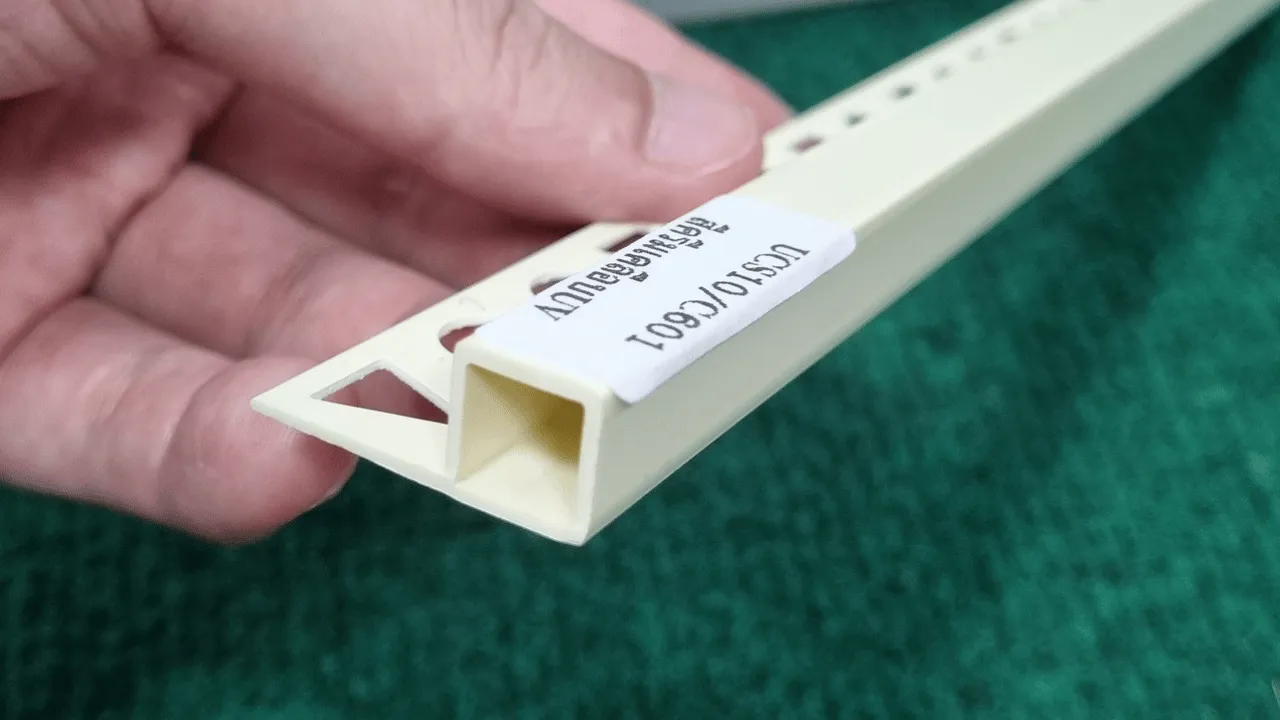 รูปโปรไฟล์ของคิ้วเหลี่ยม 10mm เคลือบ UV รุ่น UCS10
